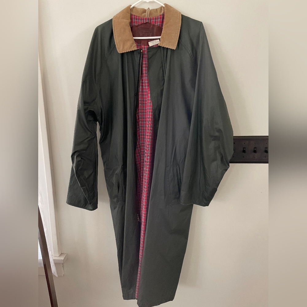 Vintage Woolrich Raincoat, Army Green with Tan Corduroy Collar - Sz L